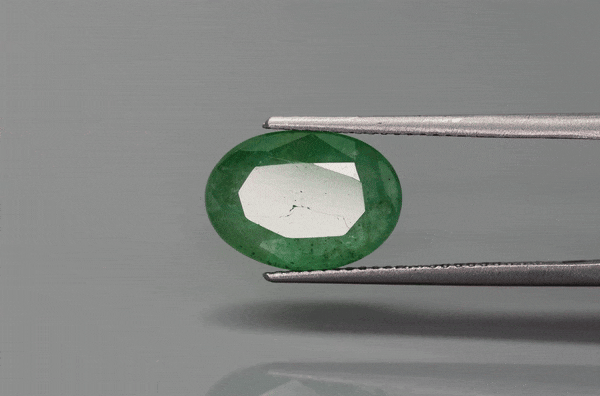 Emerald - 3.7ct - KE115085